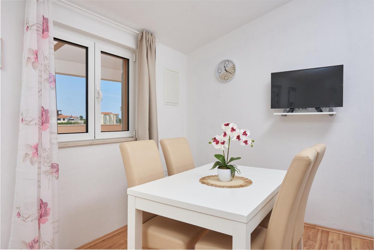 Apartments Lumi 로고즈니차 외부 사진