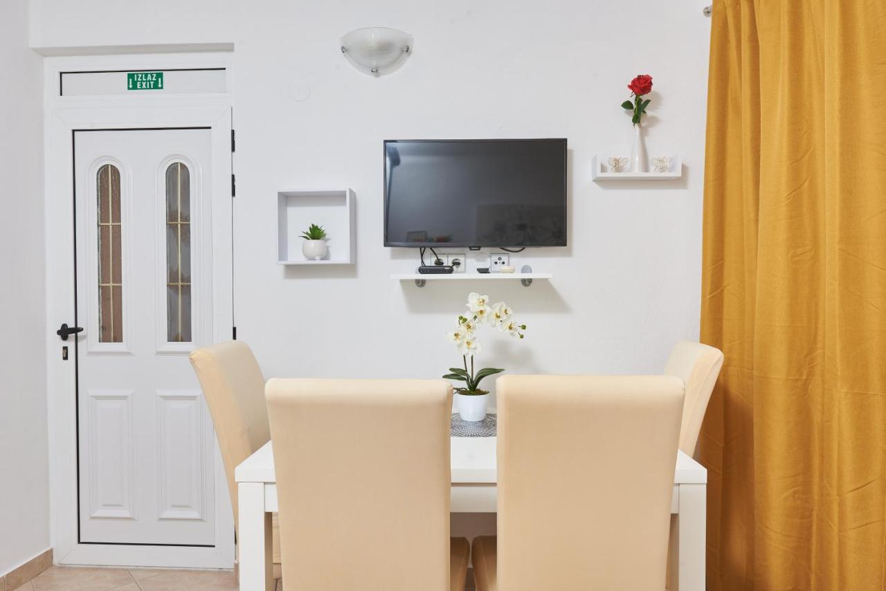 Apartments Lumi 로고즈니차 외부 사진
