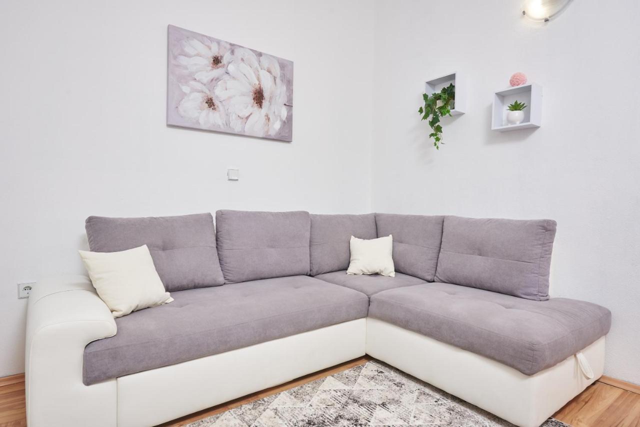 Apartments Lumi 로고즈니차 외부 사진